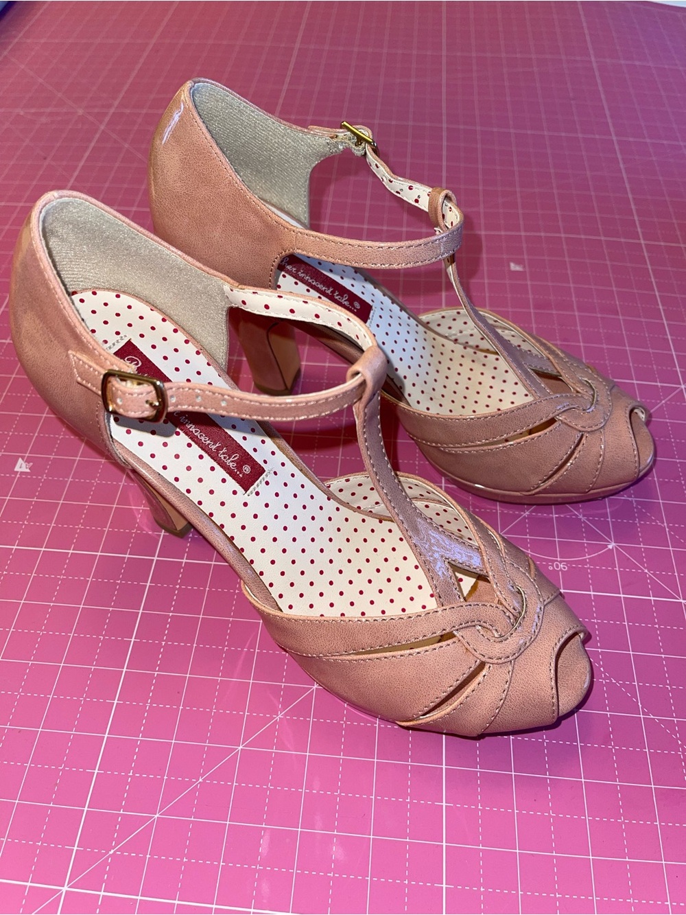 READ Description!!!! Set of 5 B.a.i.t. Vintage Repro Heels size 7.5 - Picture 7 of 9